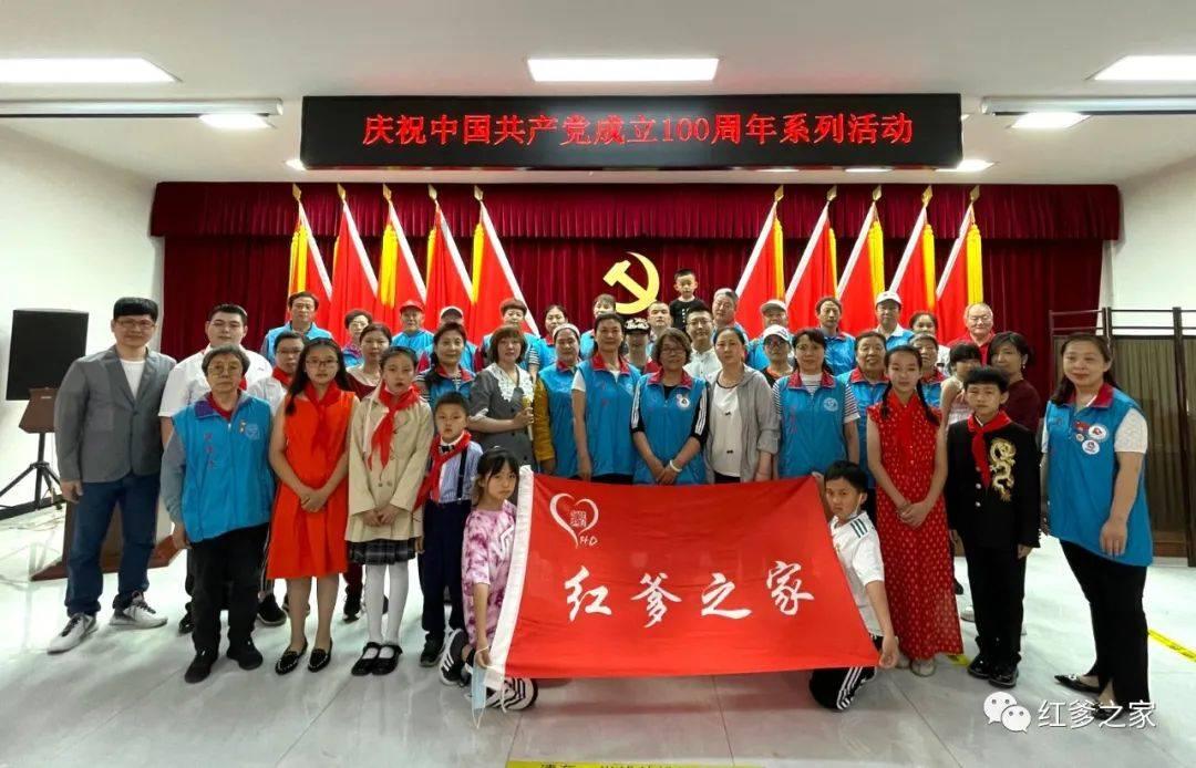 萌宠爱享受:鱼唇的人类,还不快快过来服侍主子?