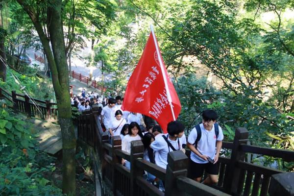 【平安贵州冬季行动】这个冬天,“温暖”有警随行