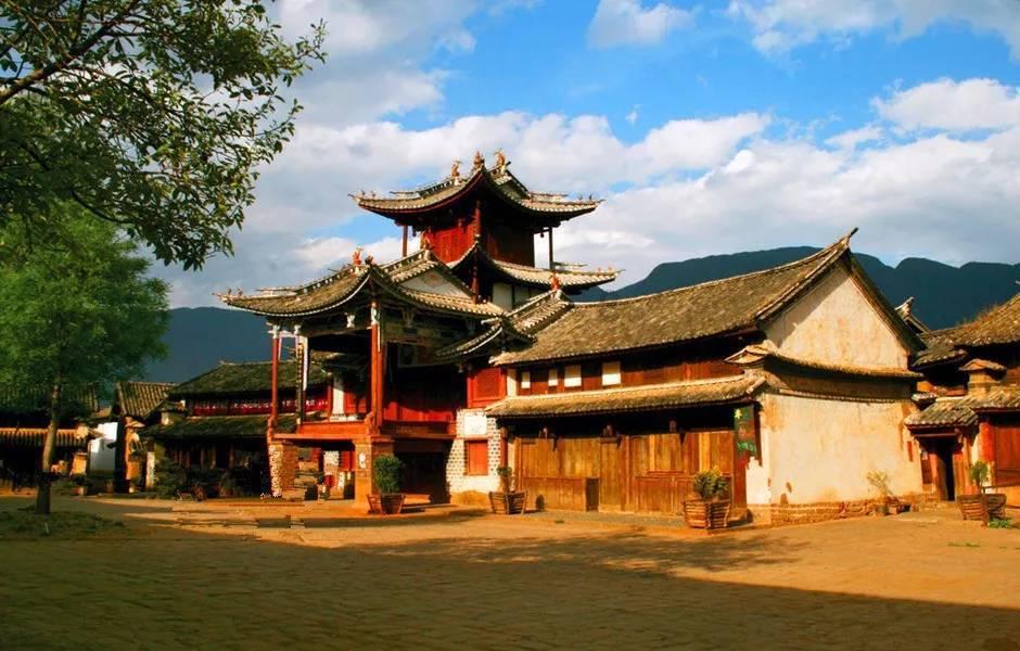 笑话十条：早上醒来，老婆正看着自己的枕头若有所思